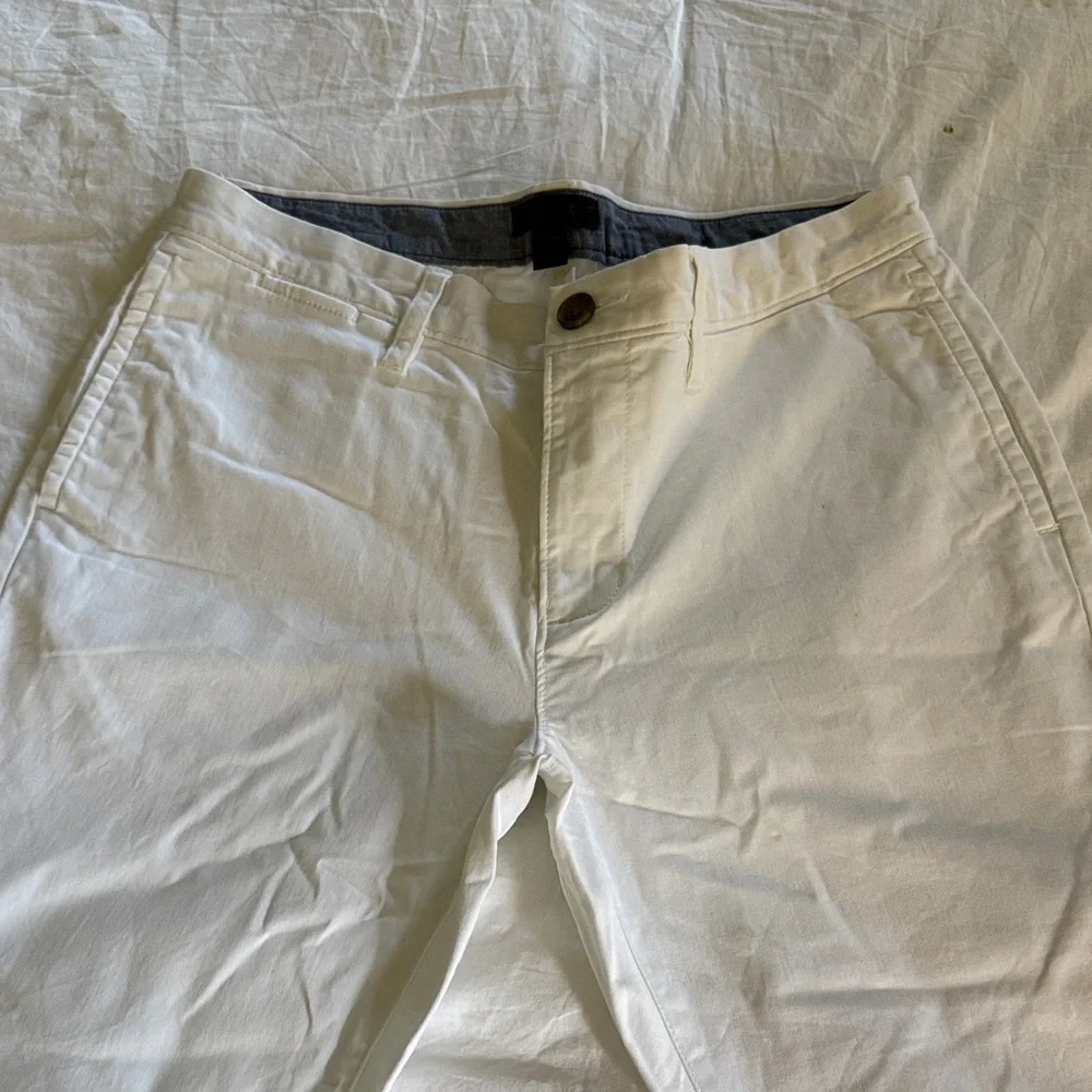 14th & Union Men's Cream Chinos - Picture 4 of 7